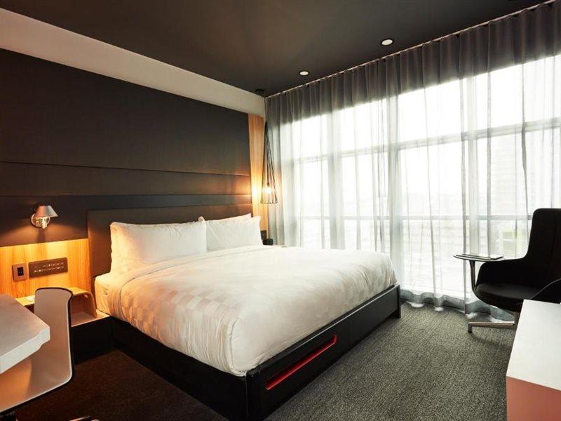 Alt Hotel Calgary East Village Εξωτερικό φωτογραφία