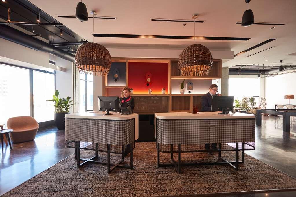 Alt Hotel Calgary East Village Εξωτερικό φωτογραφία